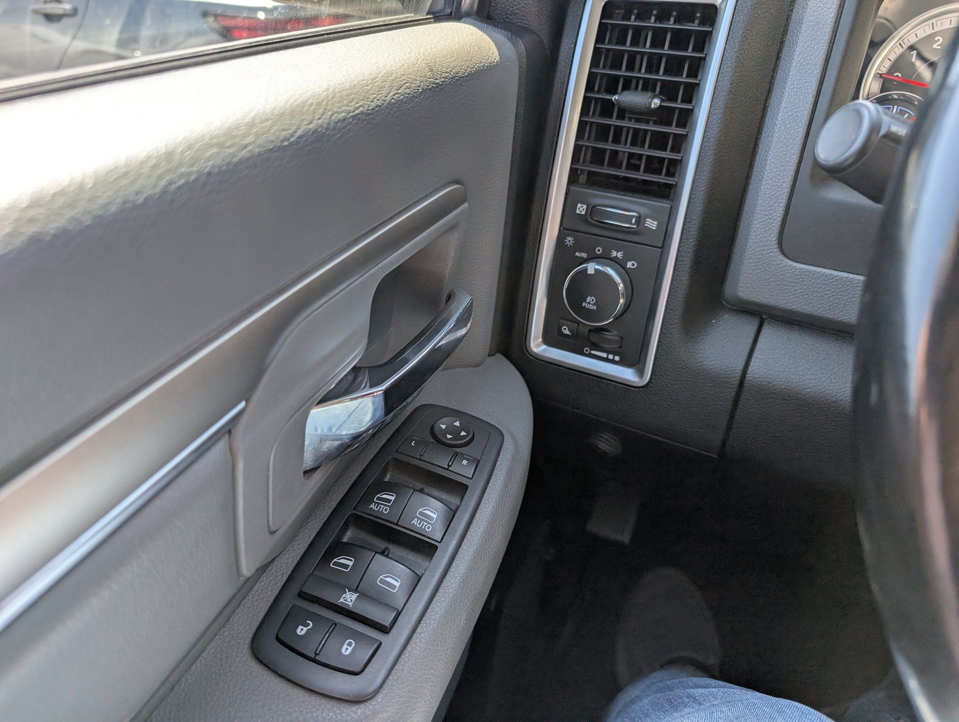 Ram 1500 Classic 2019 - Thumbnail 14