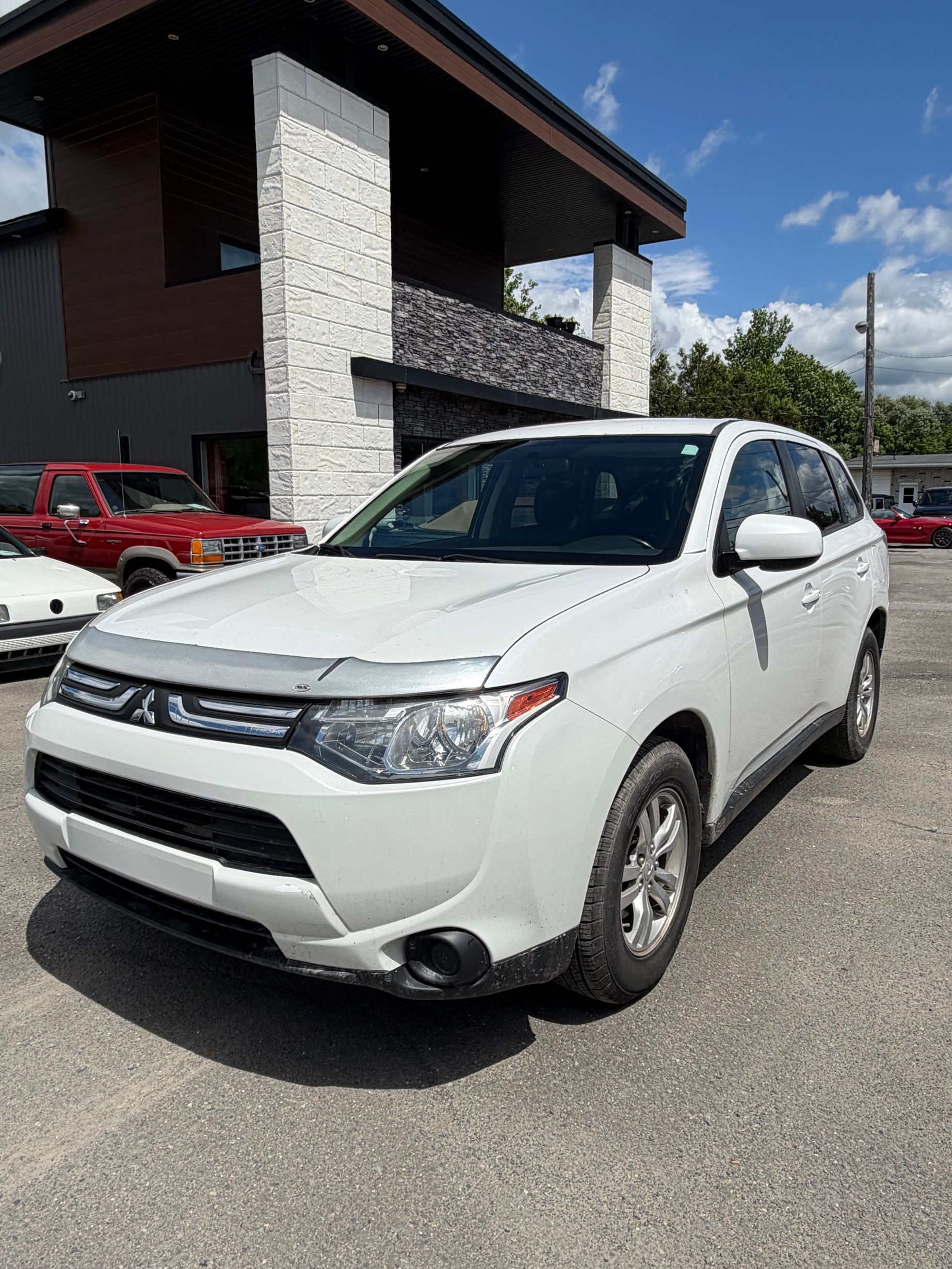 Mitsubishi Outlander 2014 - Thumbnail 1