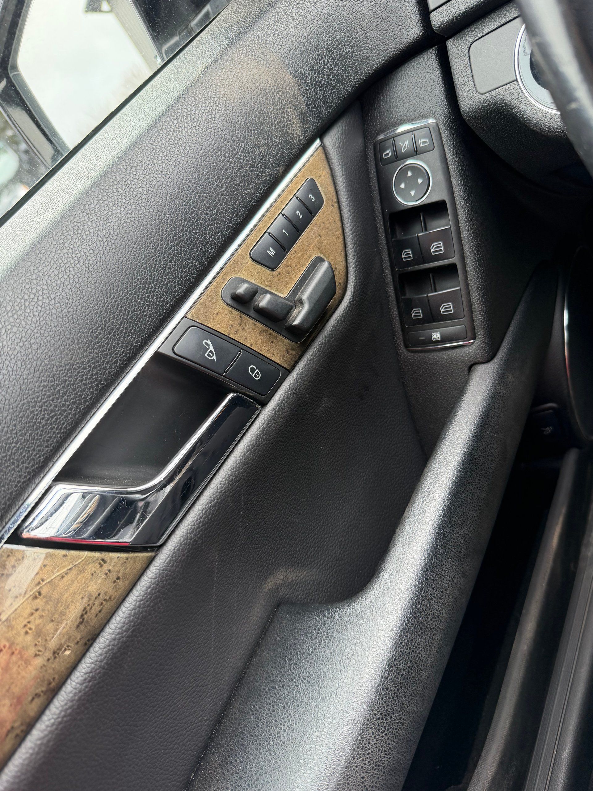 Mercedes-Benz C 300 2010 - Image 14