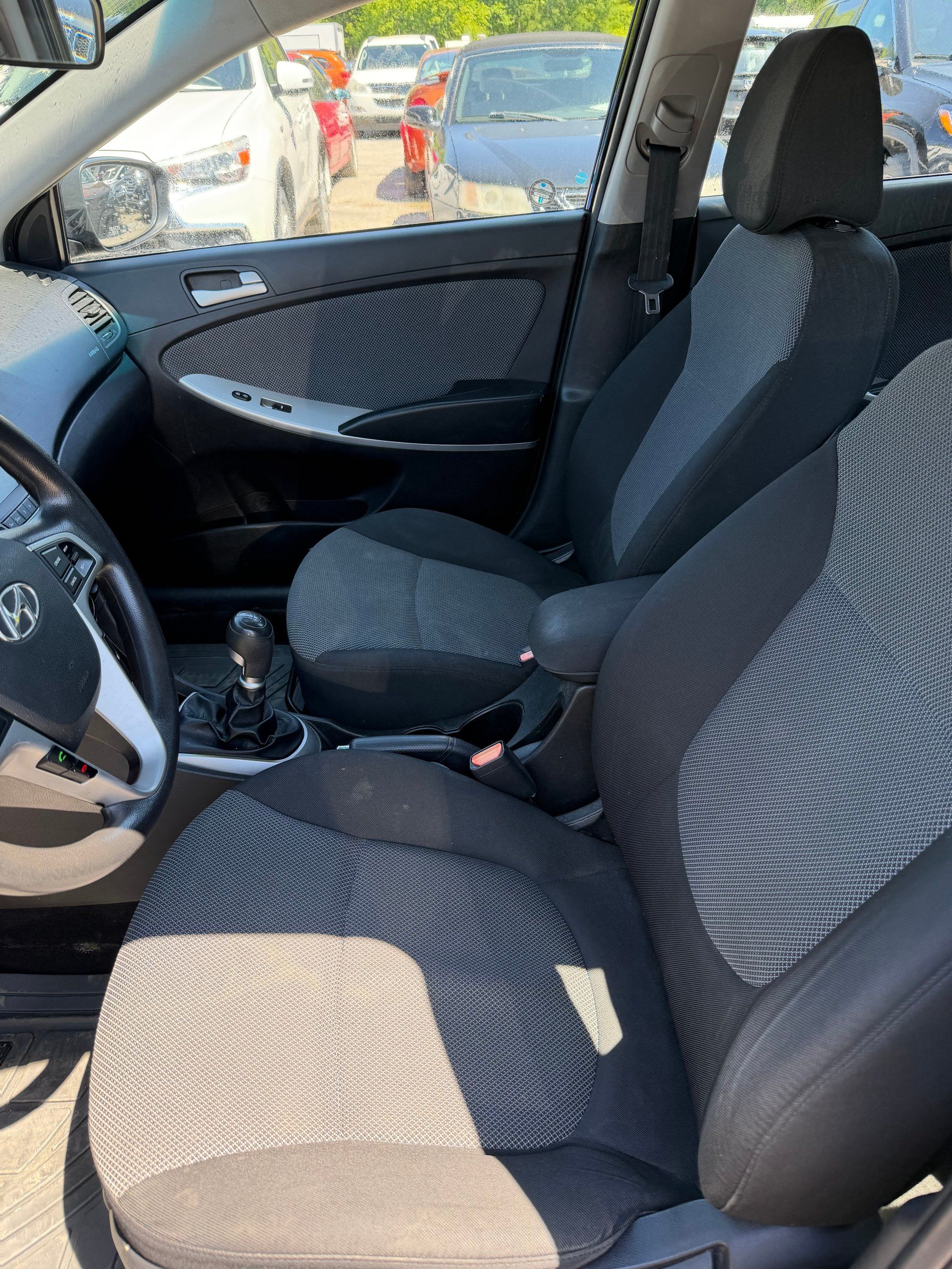 Hyundai Accent 2014 - Image 10