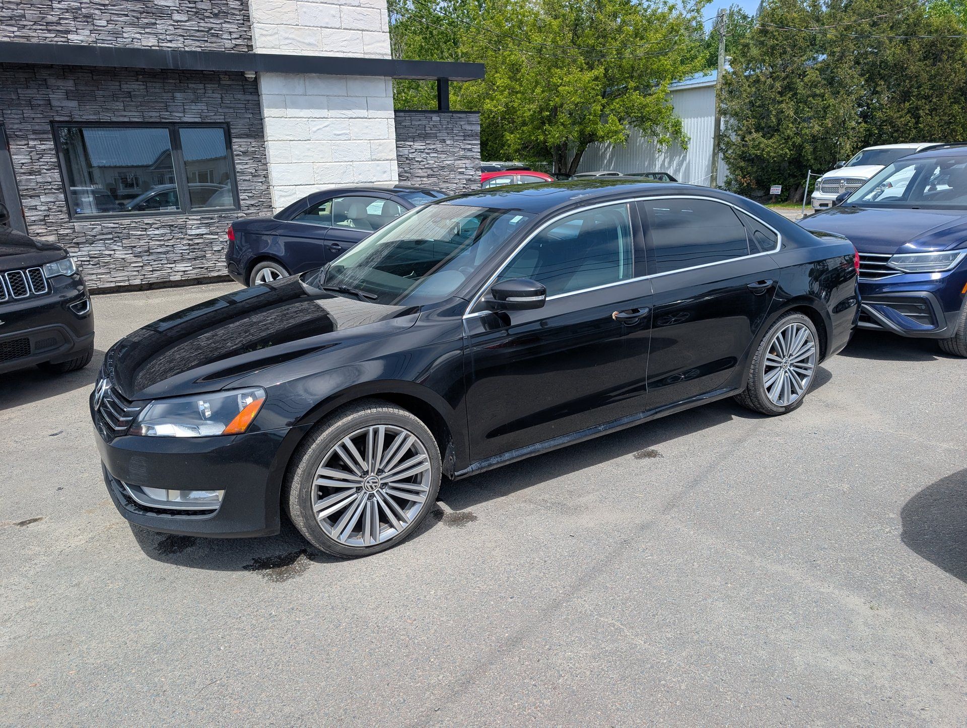 Volkswagen Passat 2015 - Image 2