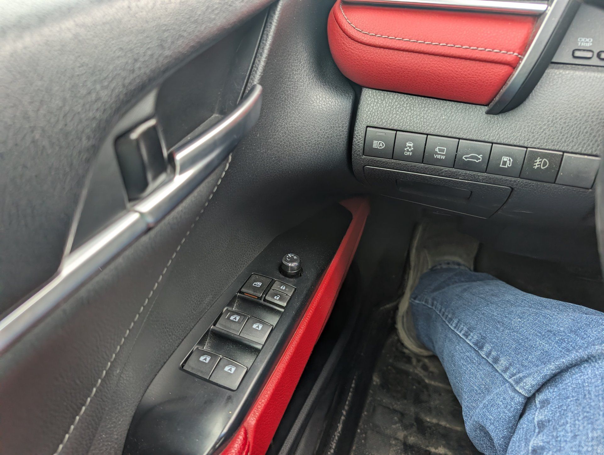 Toyota Camry 2018 - Image 16