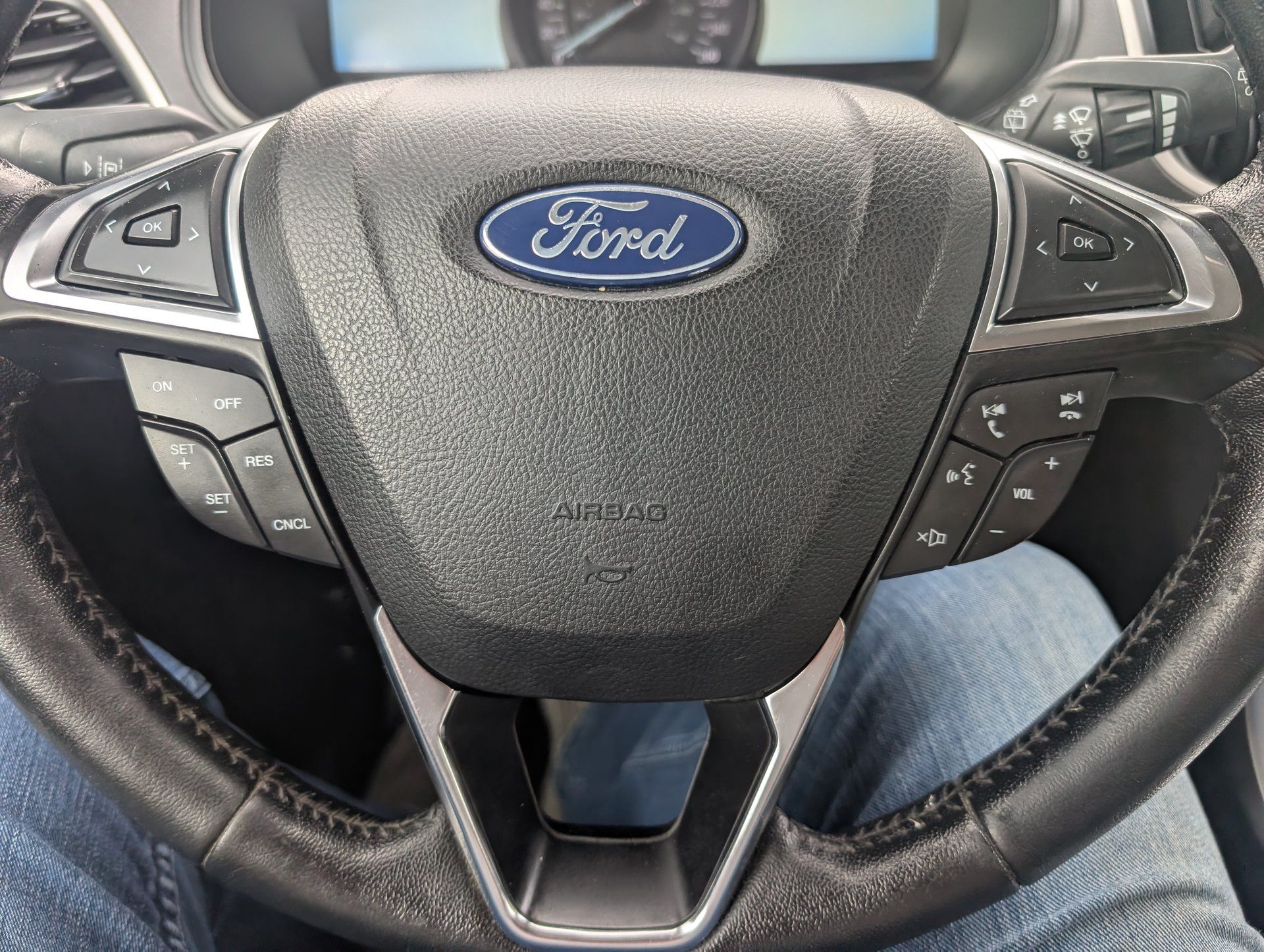 Ford Edge 2022 - Image 12
