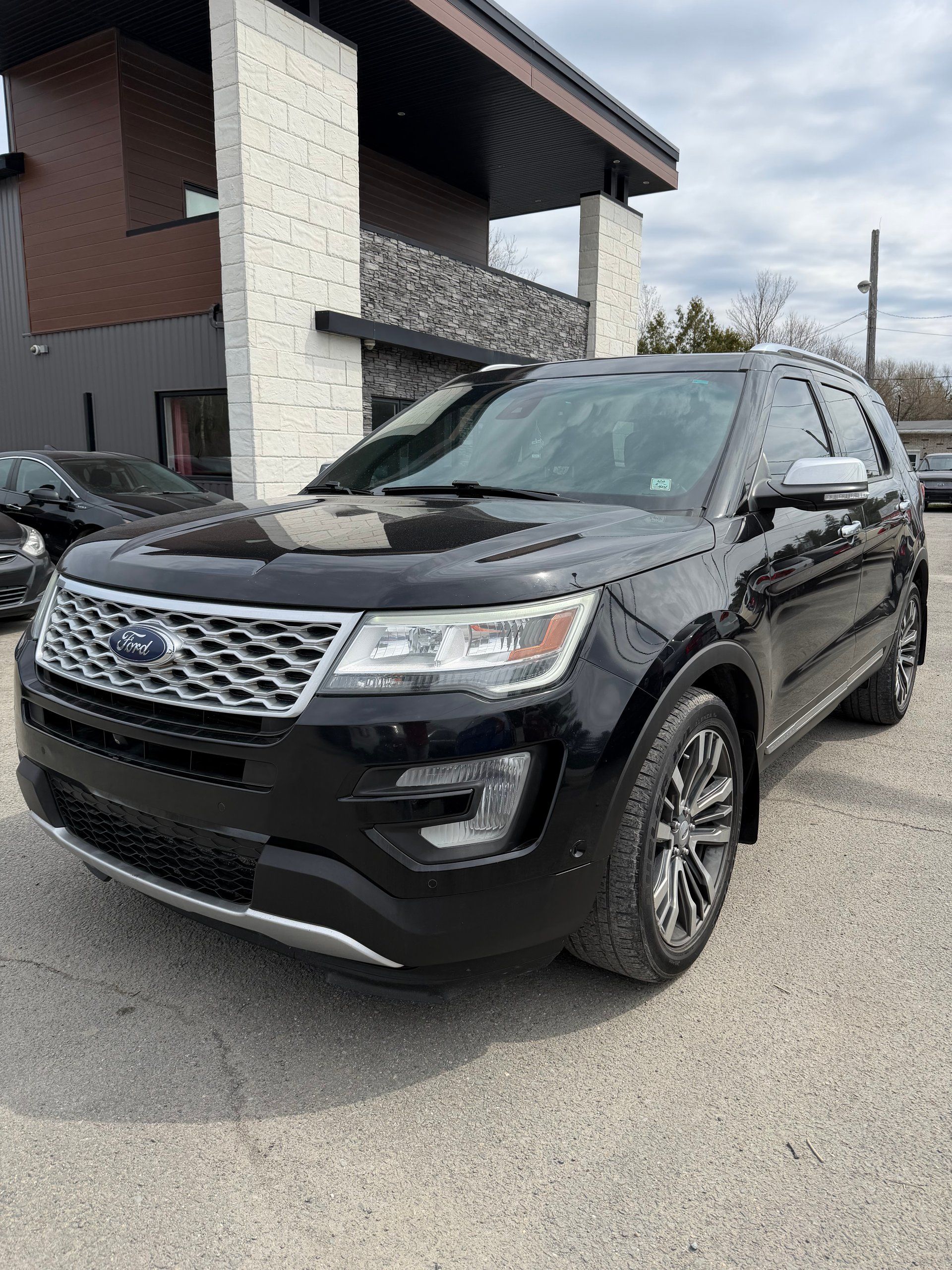 Ford Explorer 2016 - Image 1