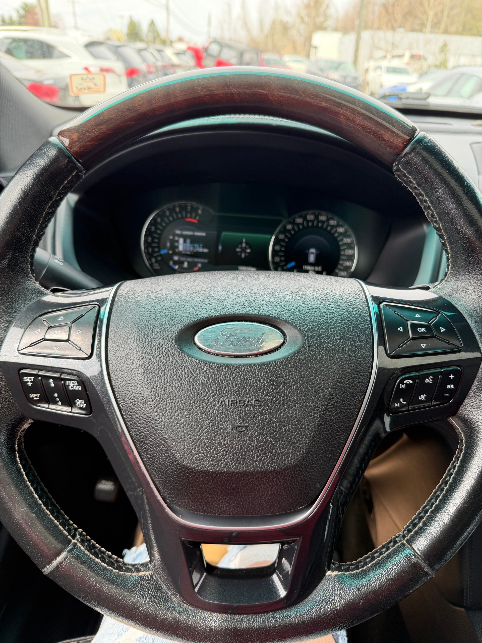 Ford Explorer 2016 - Image 12