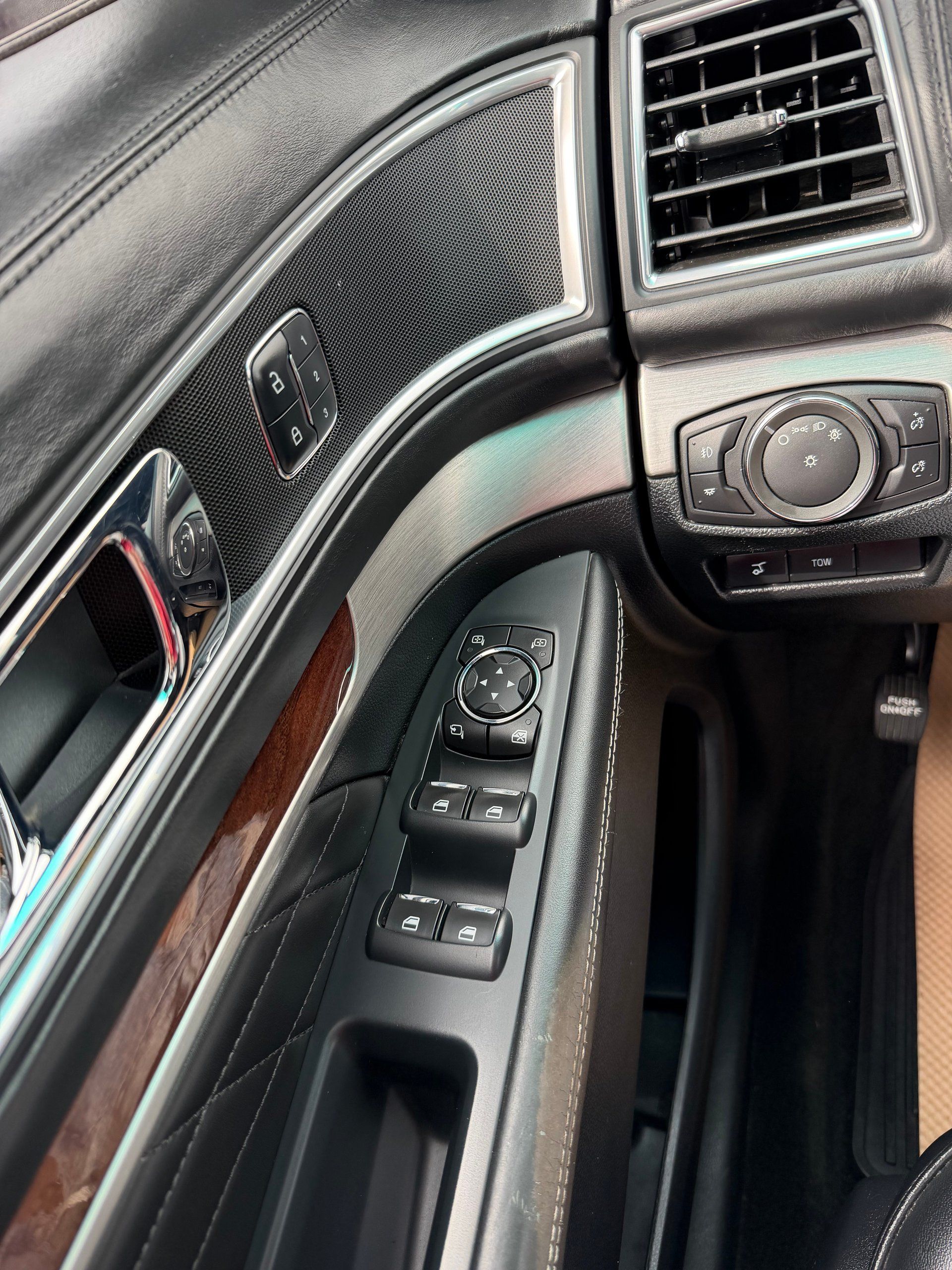 Ford Explorer 2016 - Image 10