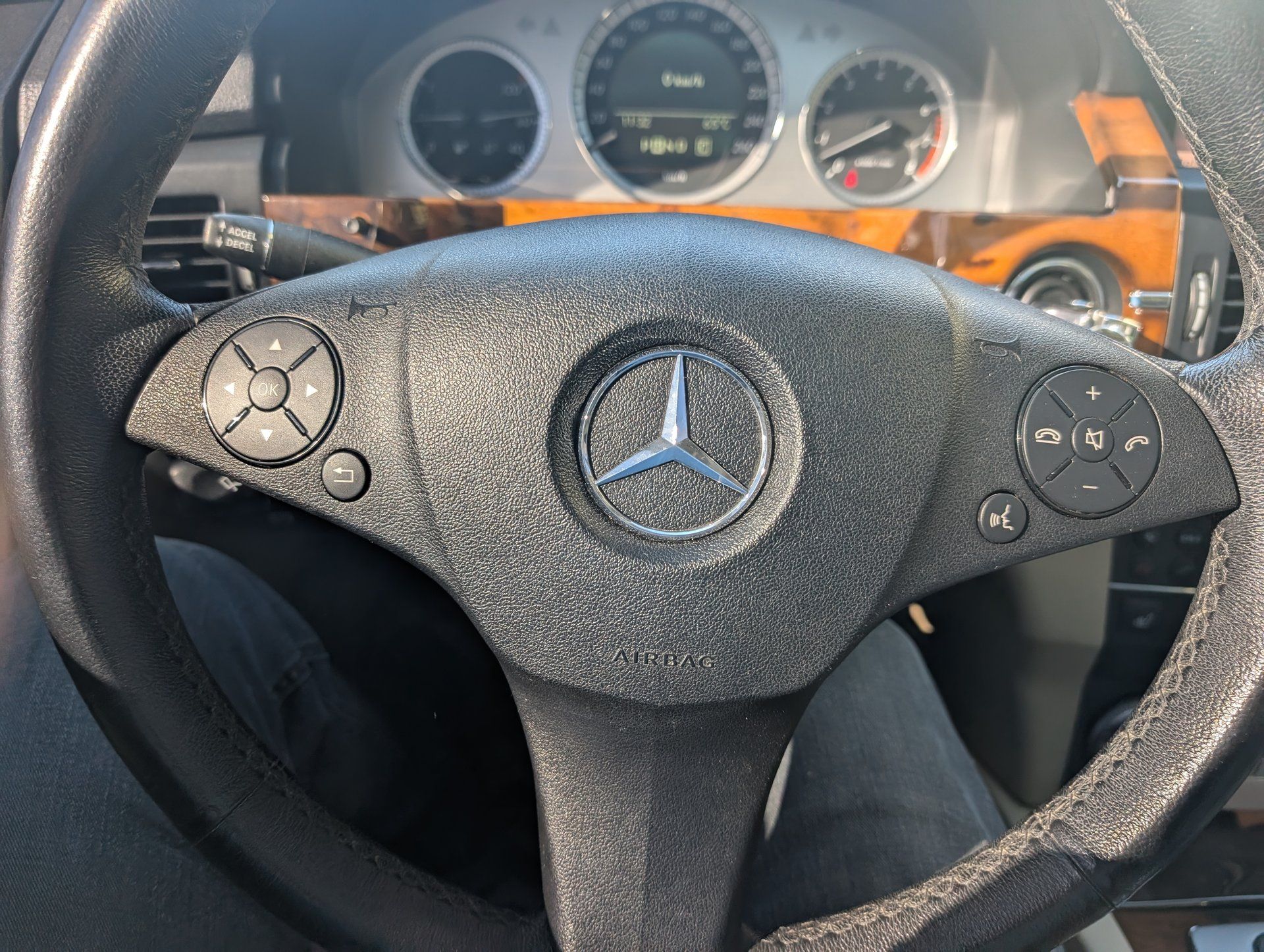 Mercedes-Benz GLK 350 2010 - Image 15