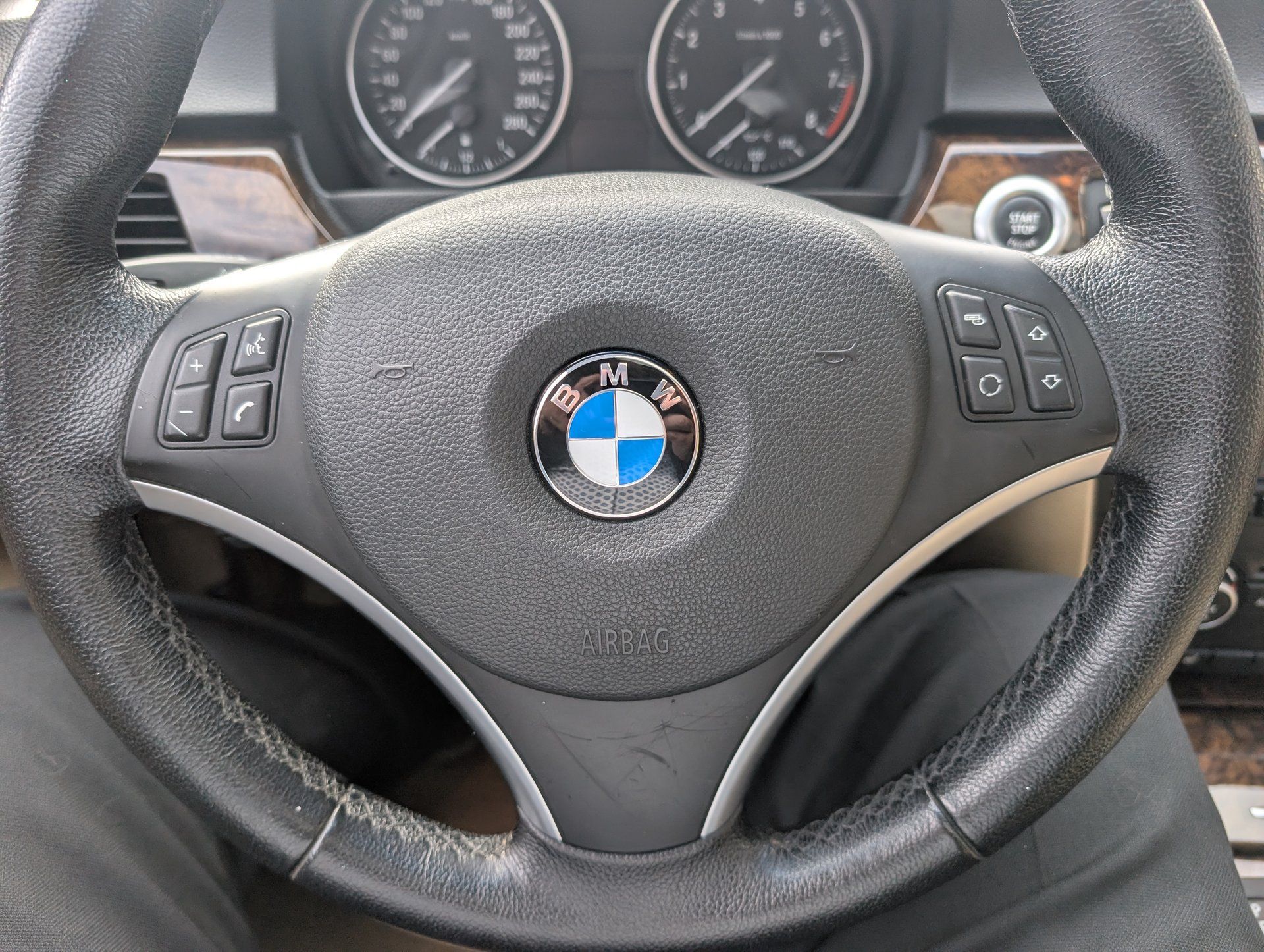 BMW 335xi 2008 - Image 12