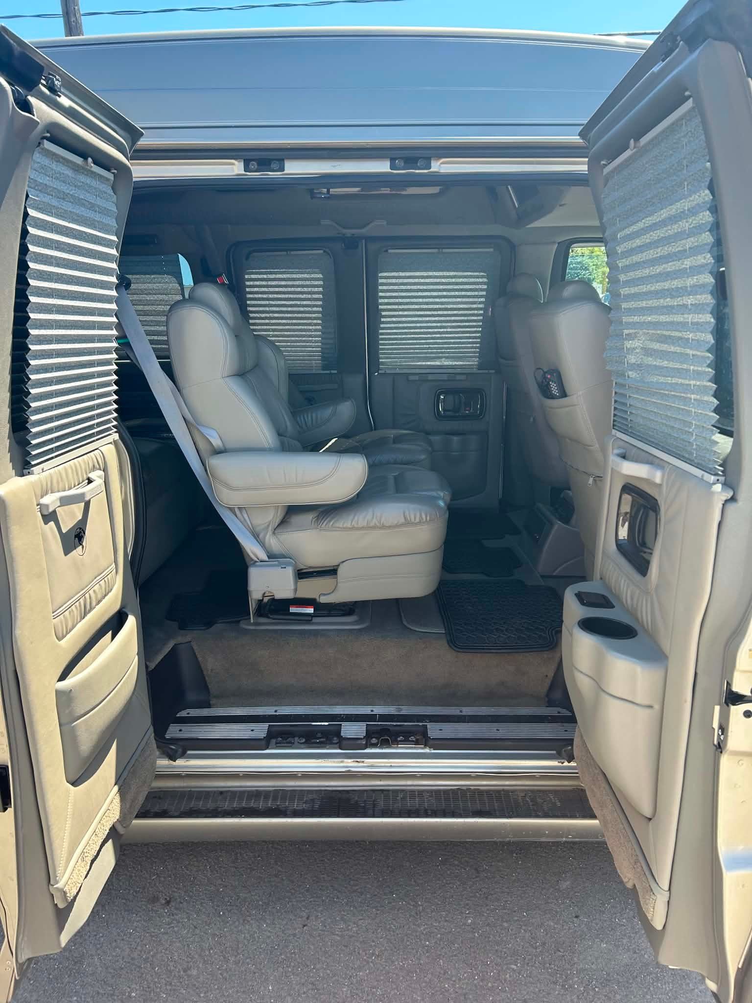 Chevrolet Express 2004 - Image 19