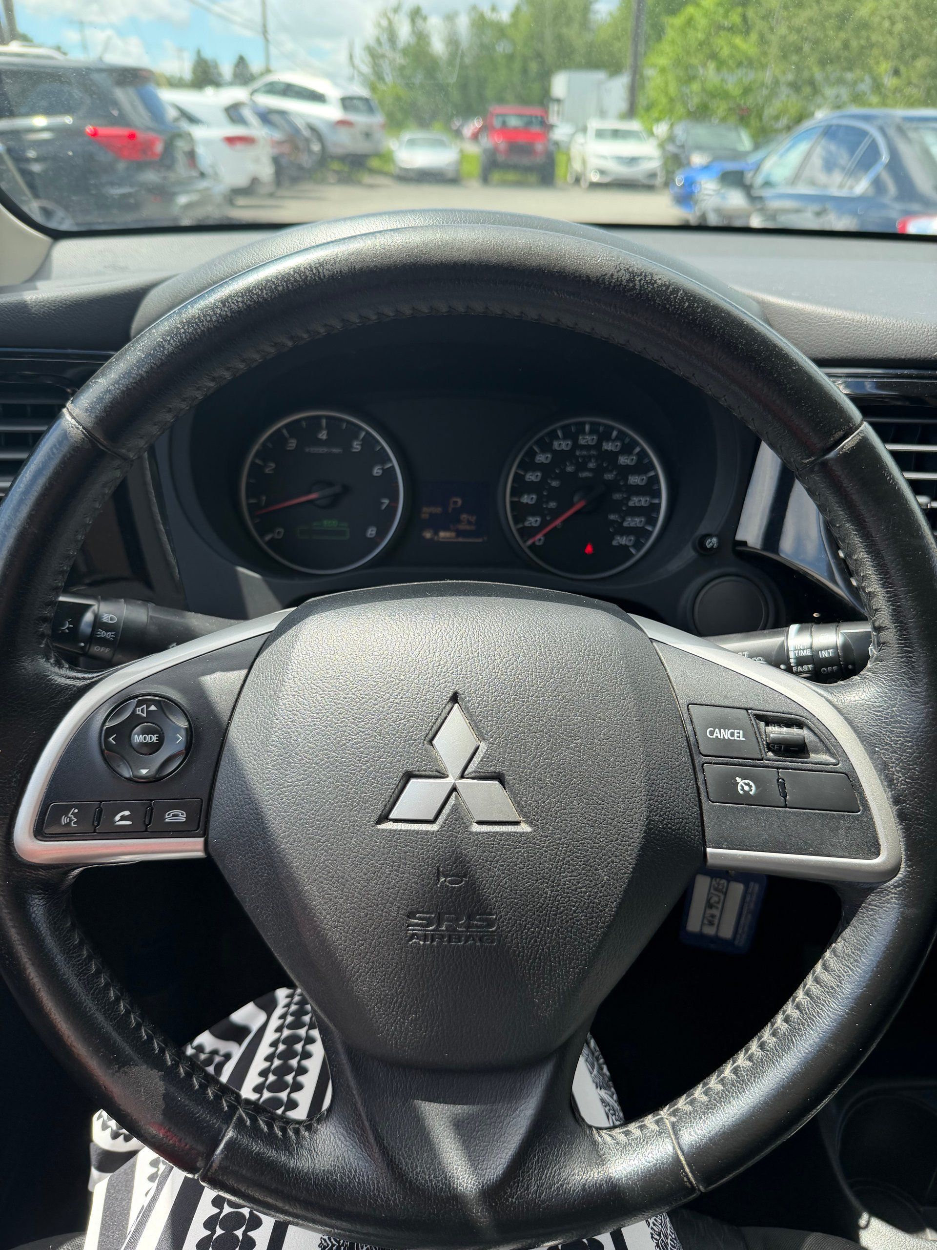 Mitsubishi Outlander 2014 - Image 12