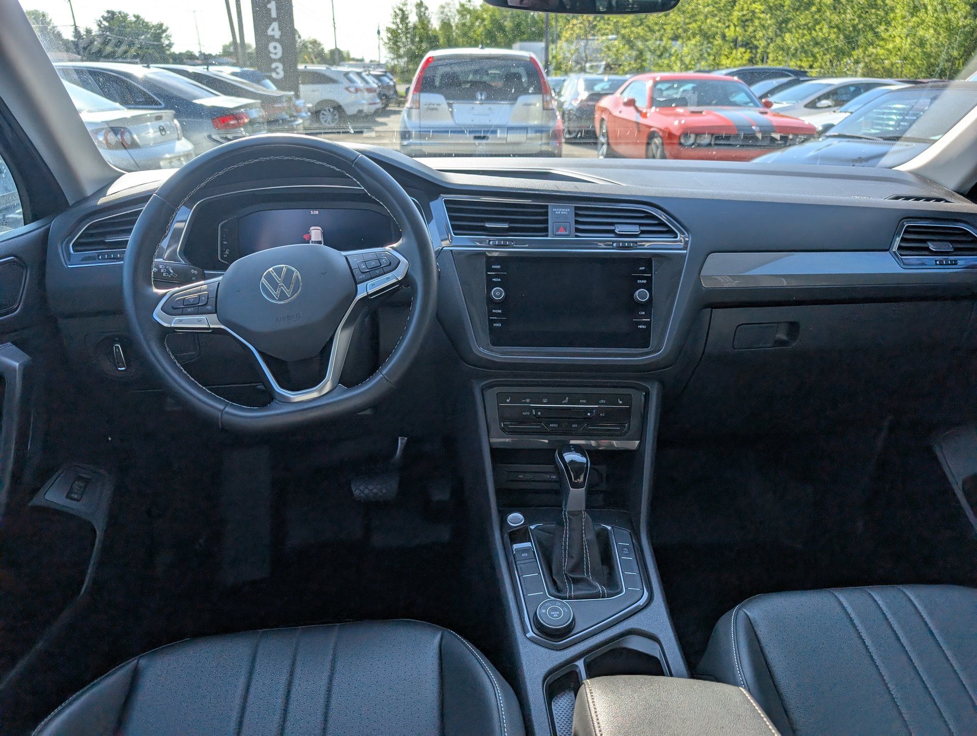 Volkswagen Tiguan 2023 - Thumbnail 11