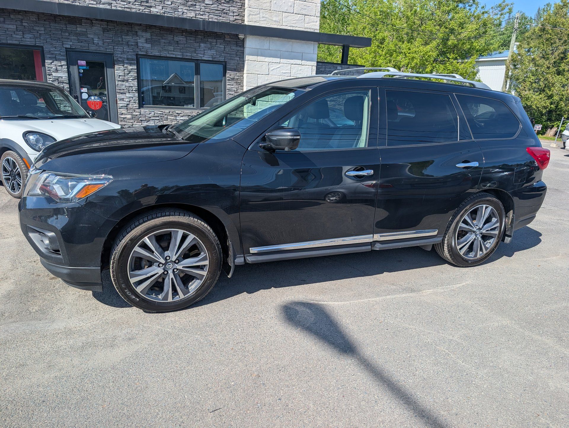 Nissan Pathfinder 2018 - Thumbnail 2