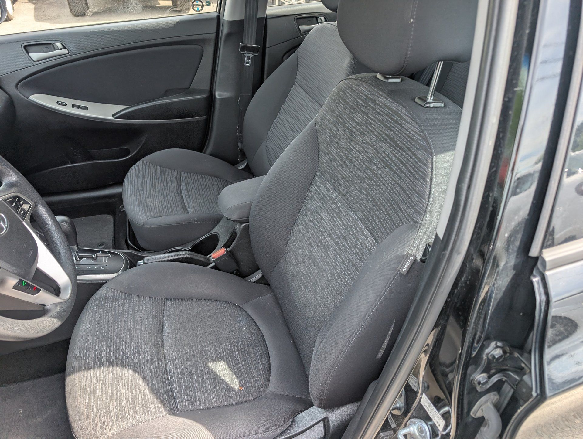 Hyundai Accent 2016 - Thumbnail 8