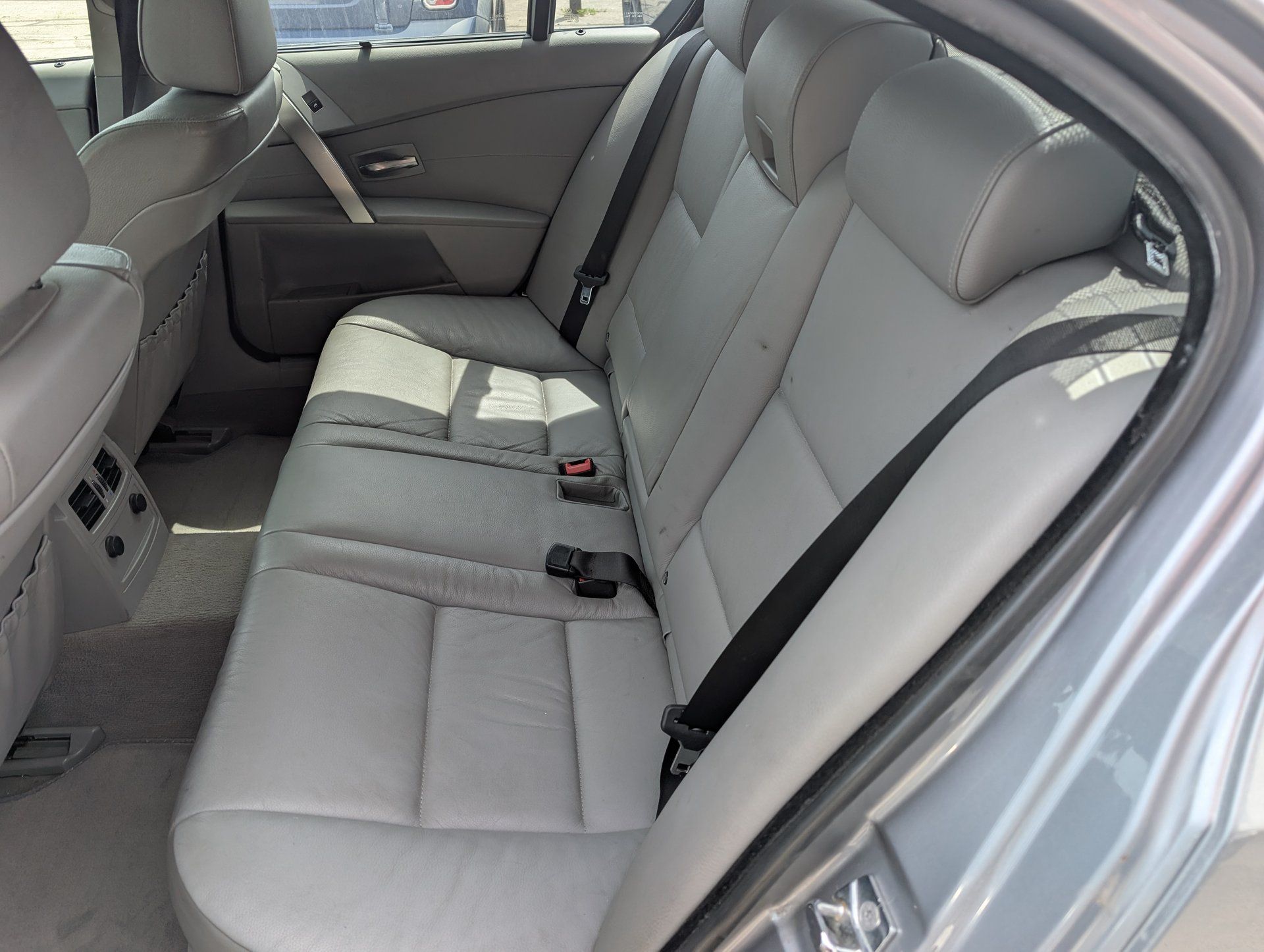 BMW 545i 2004 - Thumbnail 10