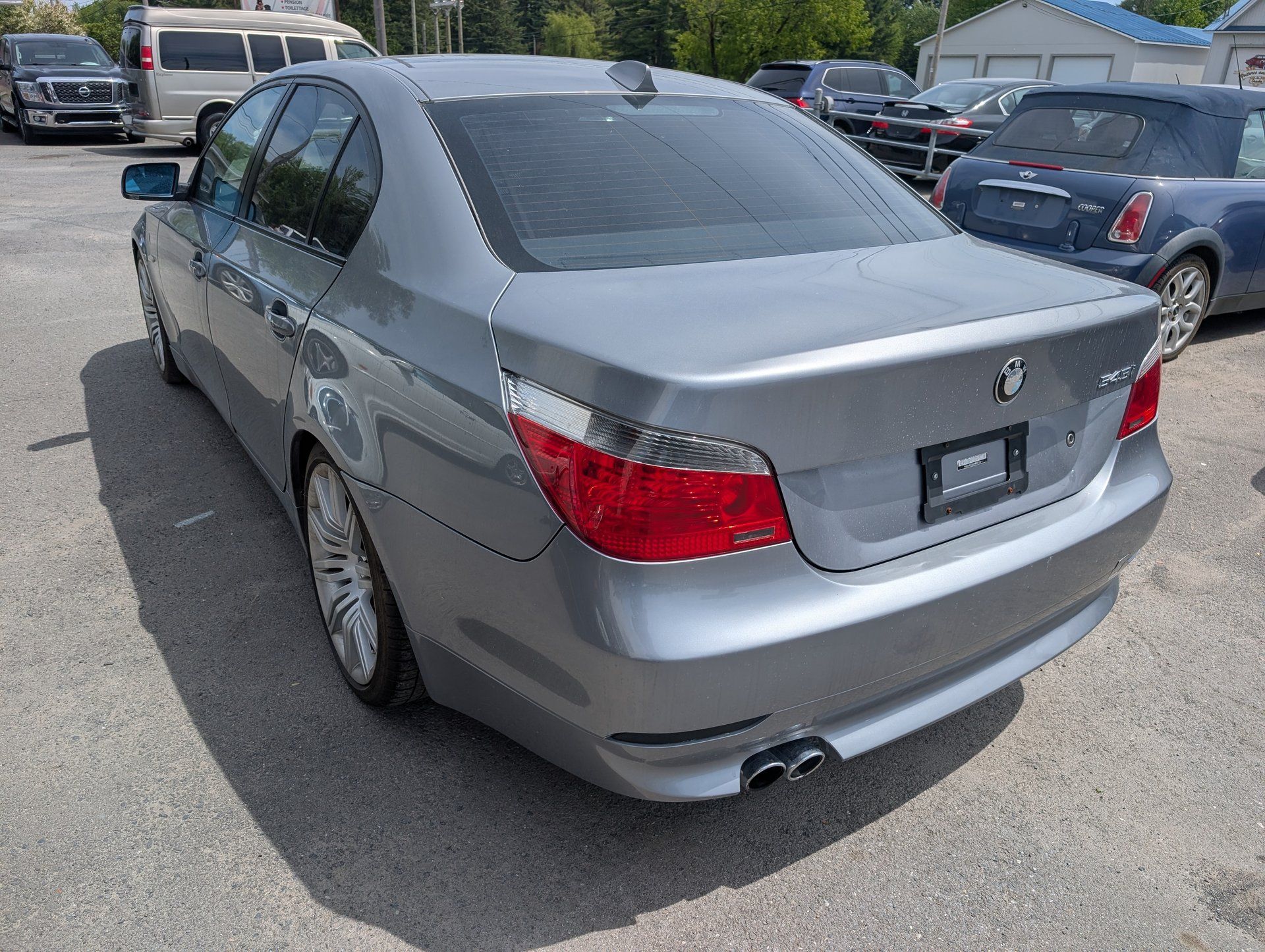 BMW 545i 2004 - Thumbnail 3
