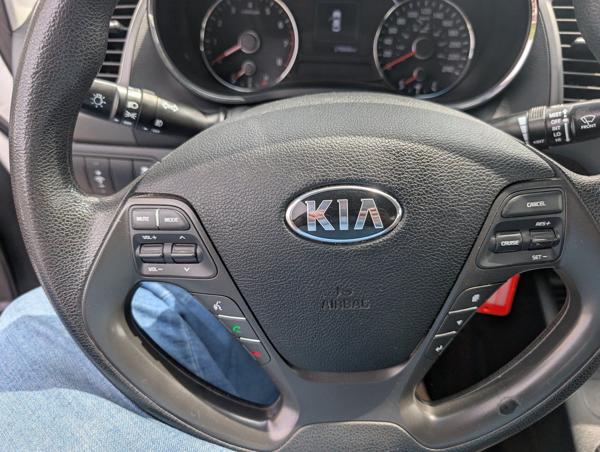 Kia Forte 2018 - Thumbnail 12