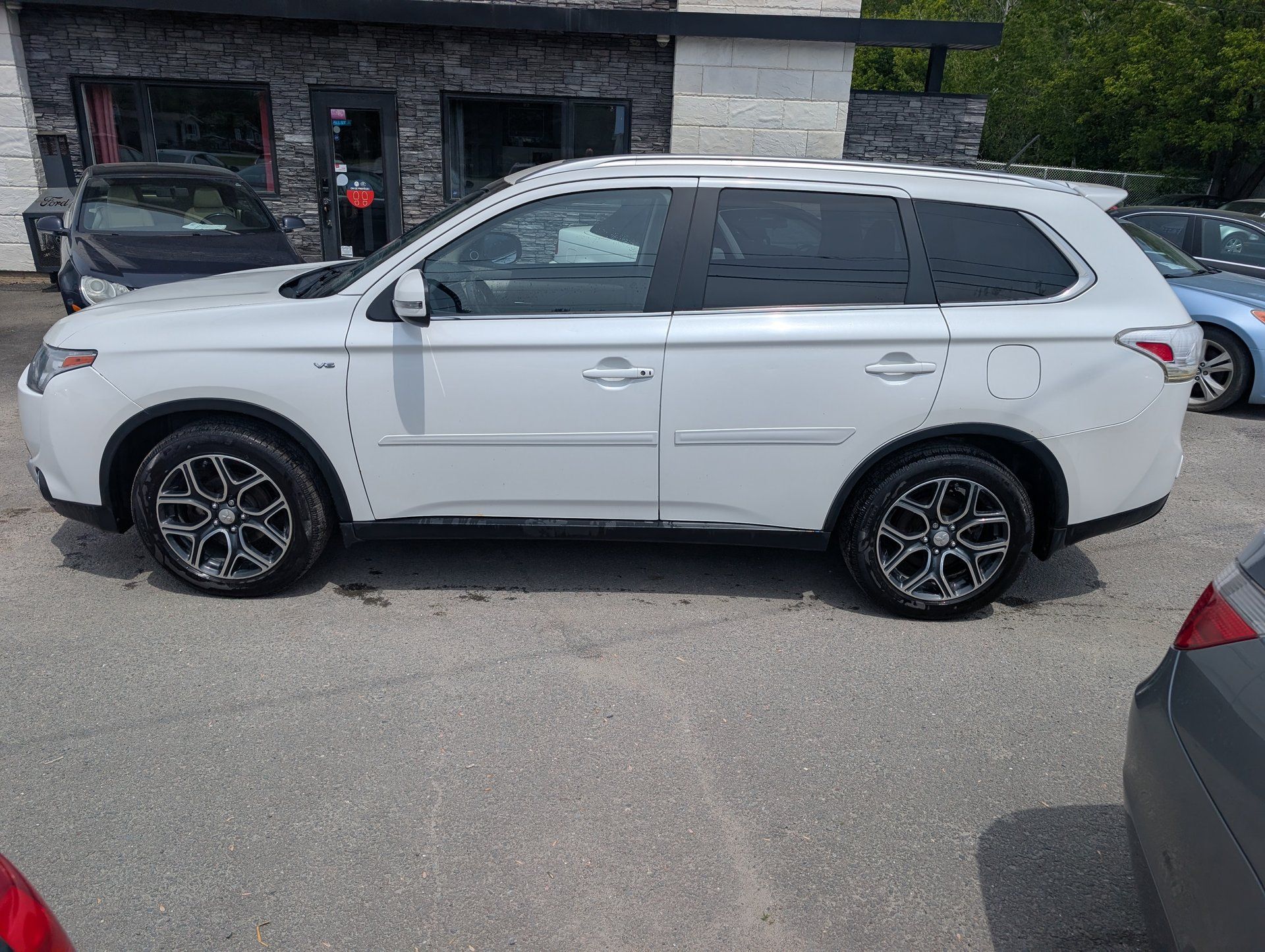 Mitsubishi Outlander 2015 - Thumbnail 2