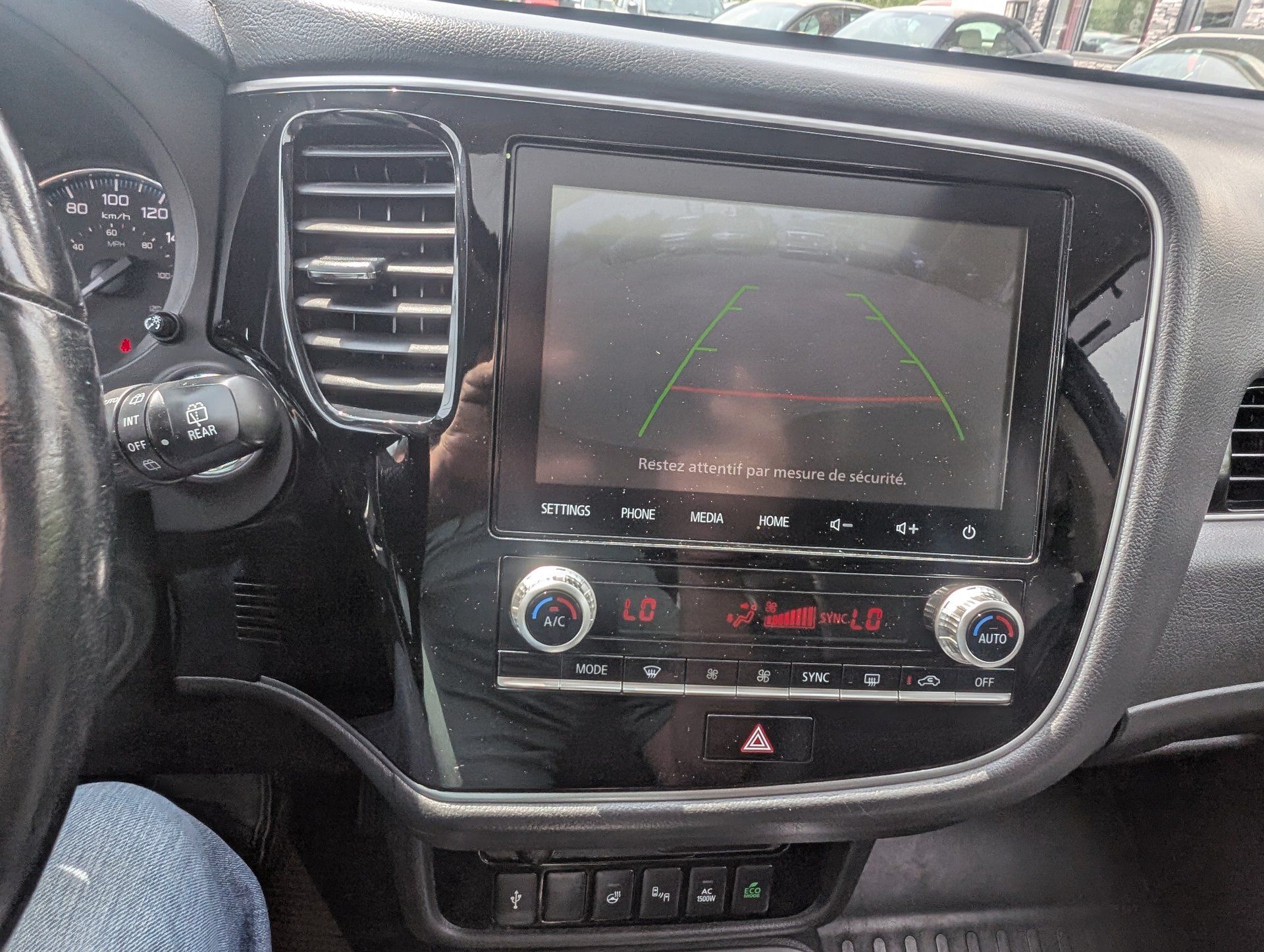 Mitsubishi Outlander PHEV 2022 - Thumbnail 16