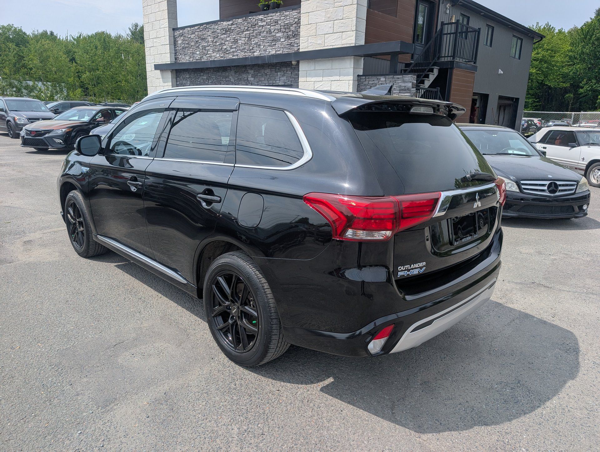 Mitsubishi Outlander PHEV 2022 - Thumbnail 3