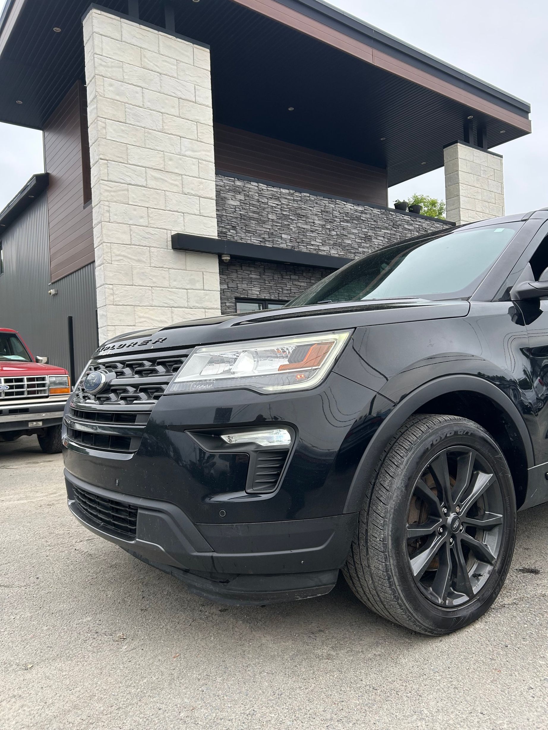 Ford Explorer 2018 - Thumbnail 2